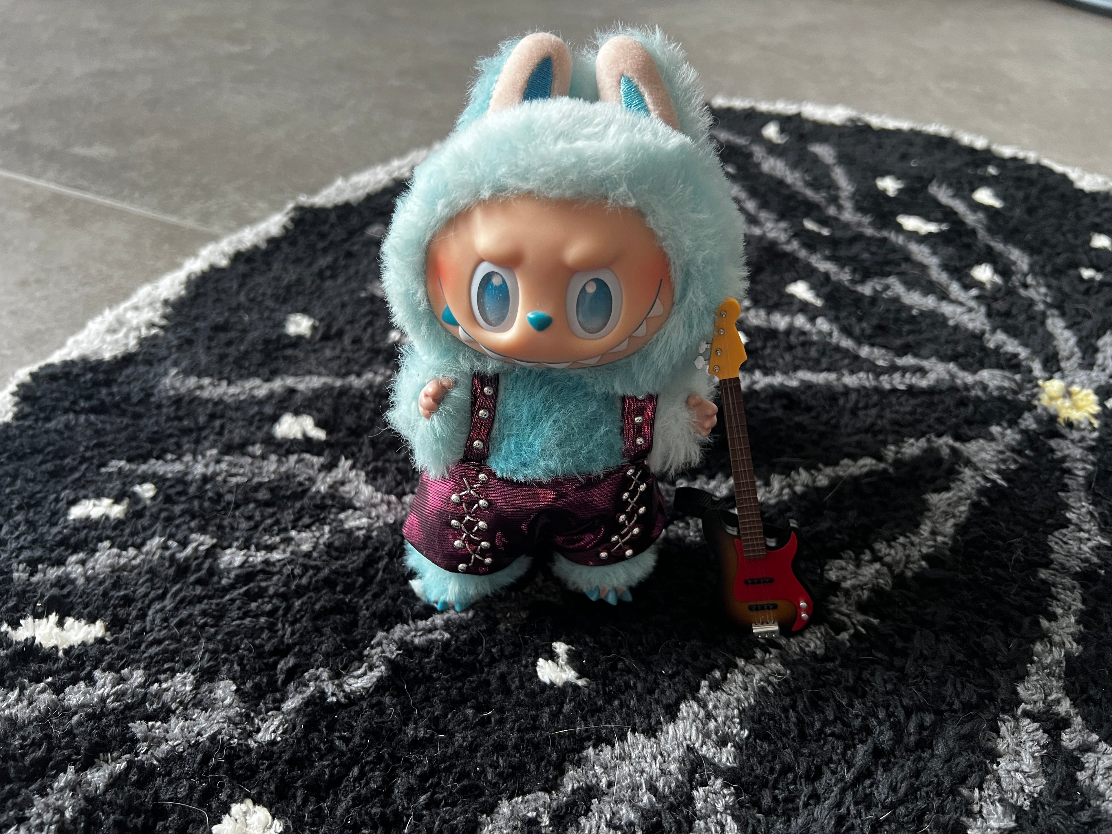 Labubu Stage Outfit — Glam-Rock Inspired Stagewear (Måneskin style)